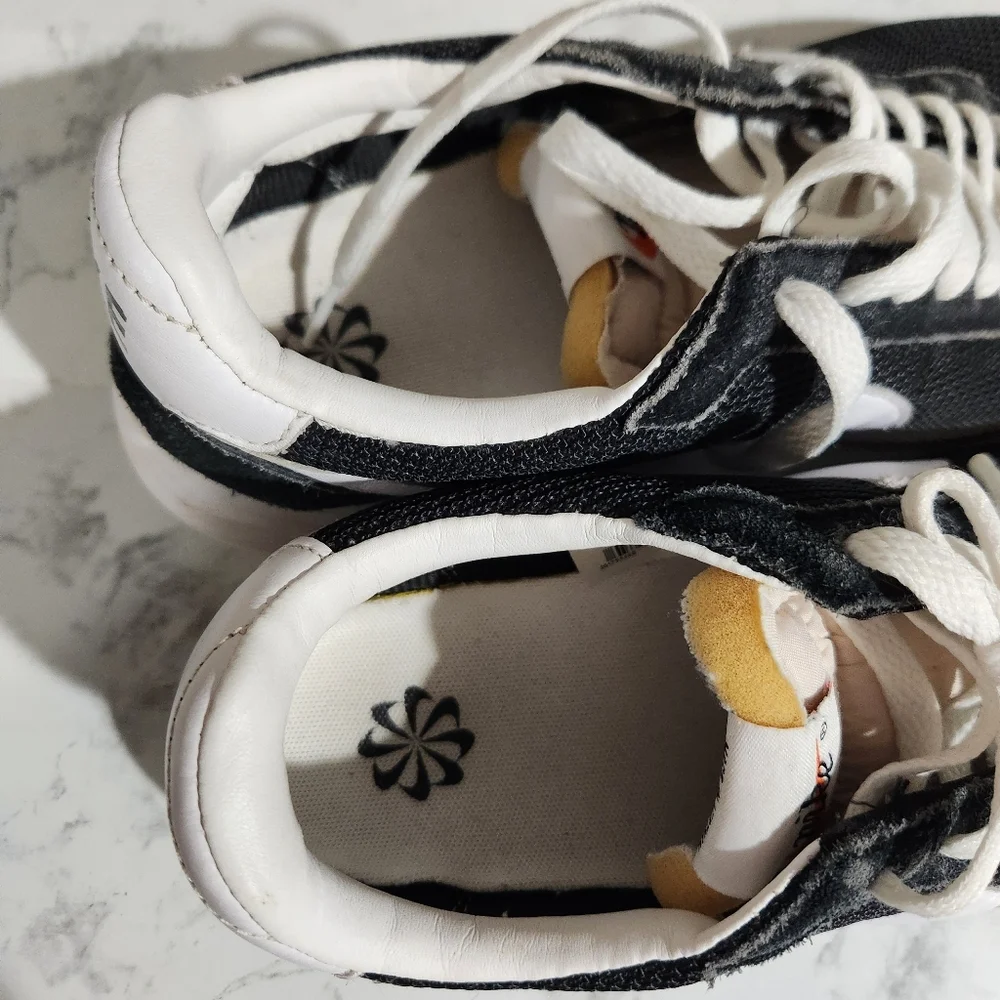 ***missing N Letter In Nike** Nike Roshe LD-1000 QS Black/White Sneakers Size 8
